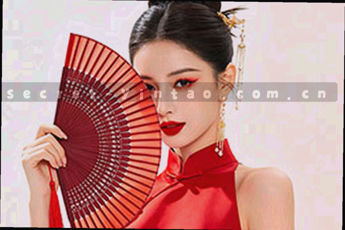 HLW平板横屏界面：分类片单按题材排齐整，右侧显示追更进度